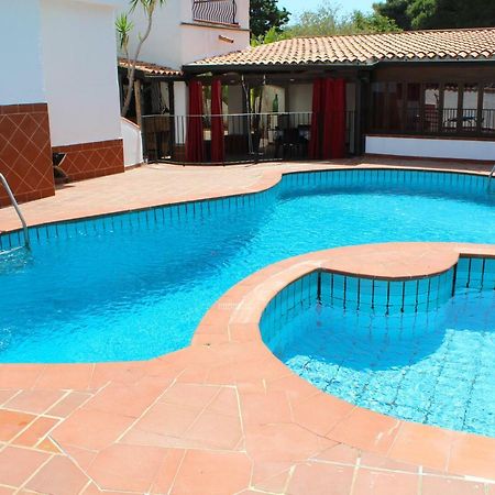 קאריני Villa Porto Rais מראה חיצוני תמונה