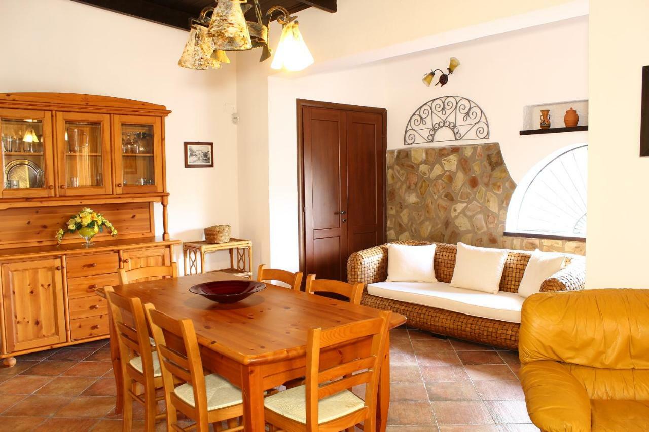 קאריני Villa Porto Rais מראה חיצוני תמונה