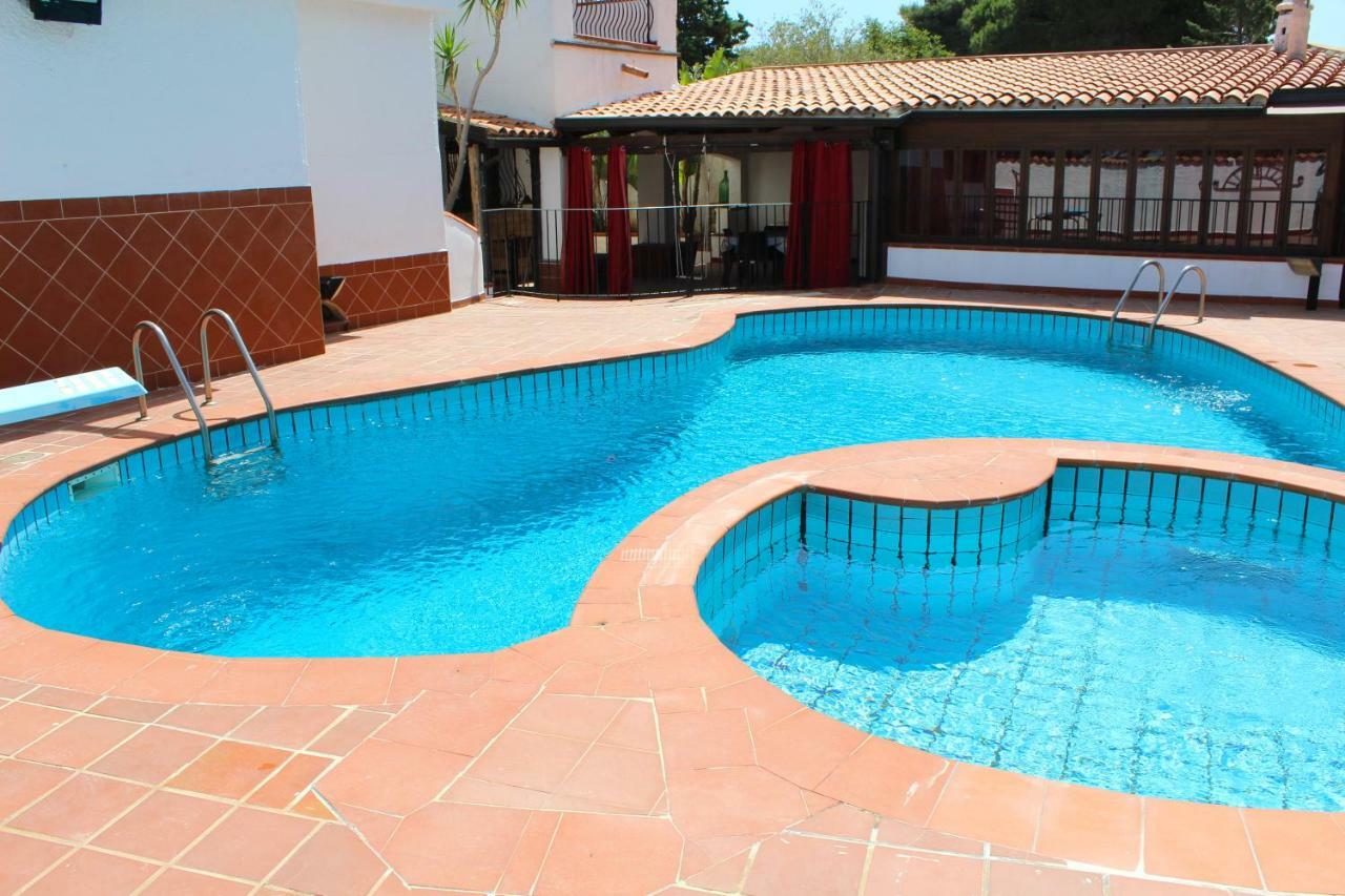 קאריני Villa Porto Rais מראה חיצוני תמונה
